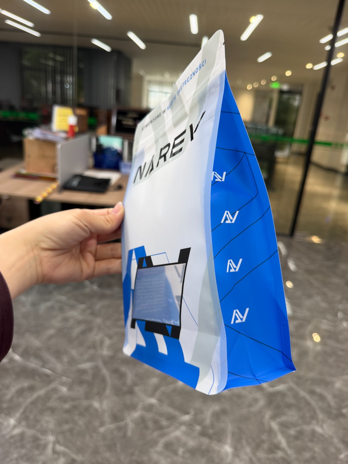 opakowania flat bottom ze struną i okienkiem